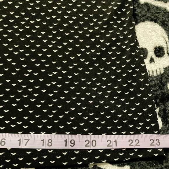 ADRIANNA PAPELL Plus-size black white ruffled high neck long-sleeve top XL 1X 2X - Picture 9 of 13